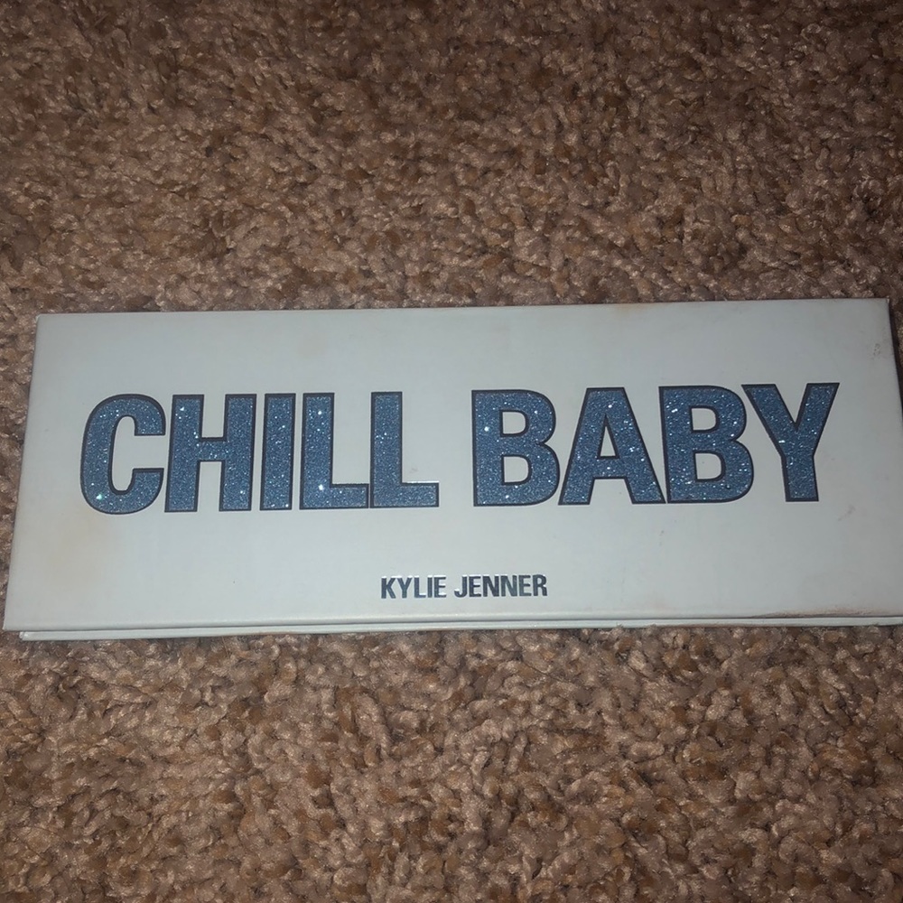 Kylie Jenner Chill Baby Pallette